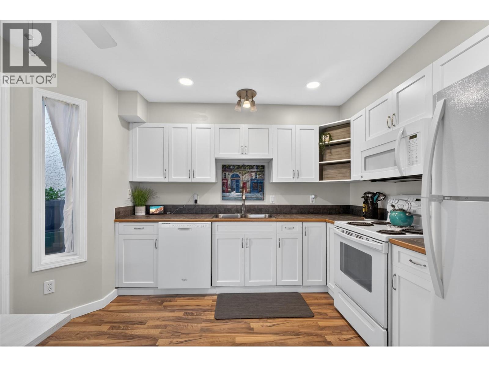 156 Ritchie Court, Kelowna, British Columbia  V1V 1Z2 - Photo 9 - 10387970