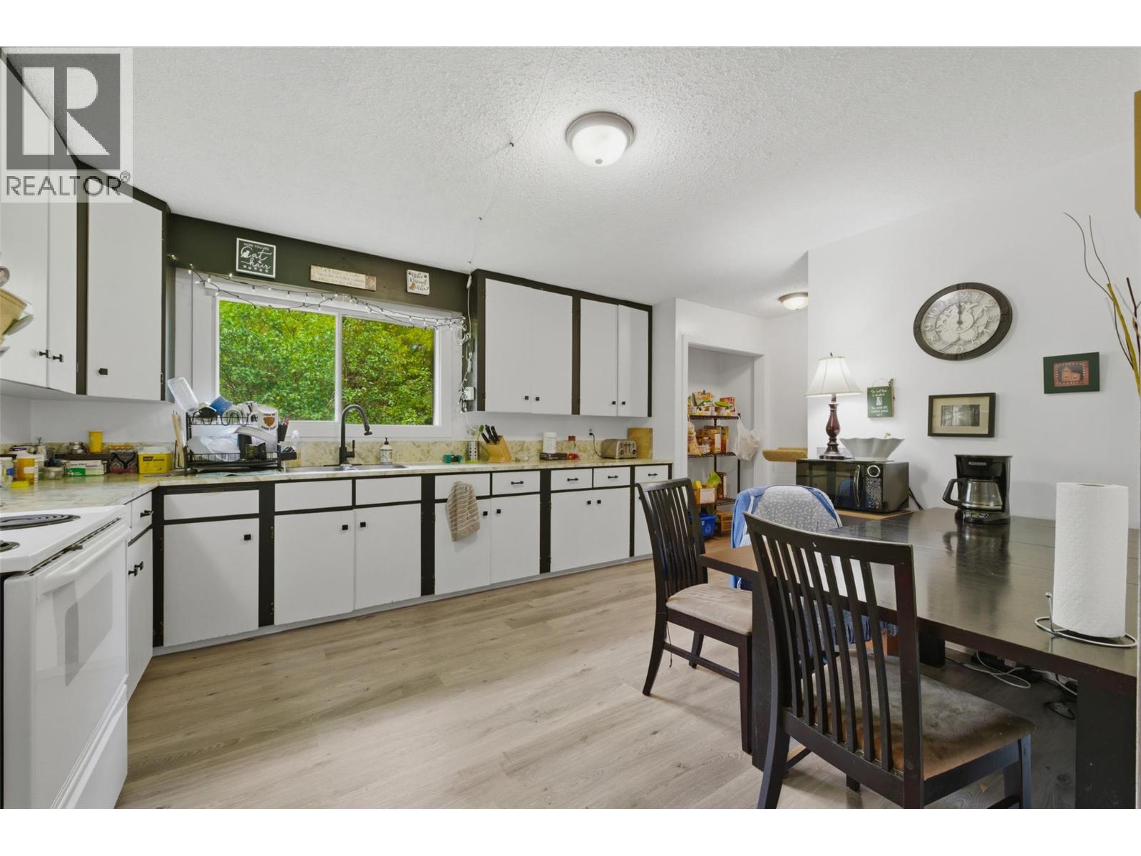1394 6 Highway, Cherryville, British Columbia  V0E 2G1 - Photo 3 - 10389382