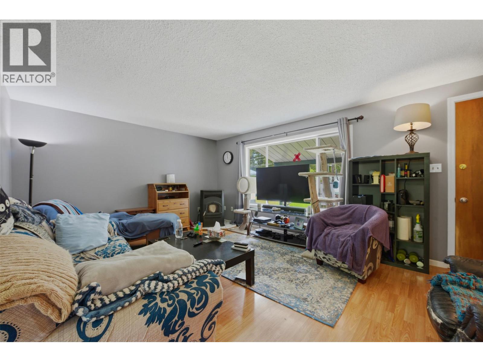 1394 6 Highway, Cherryville, British Columbia  V0E 2G1 - Photo 4 - 10389382