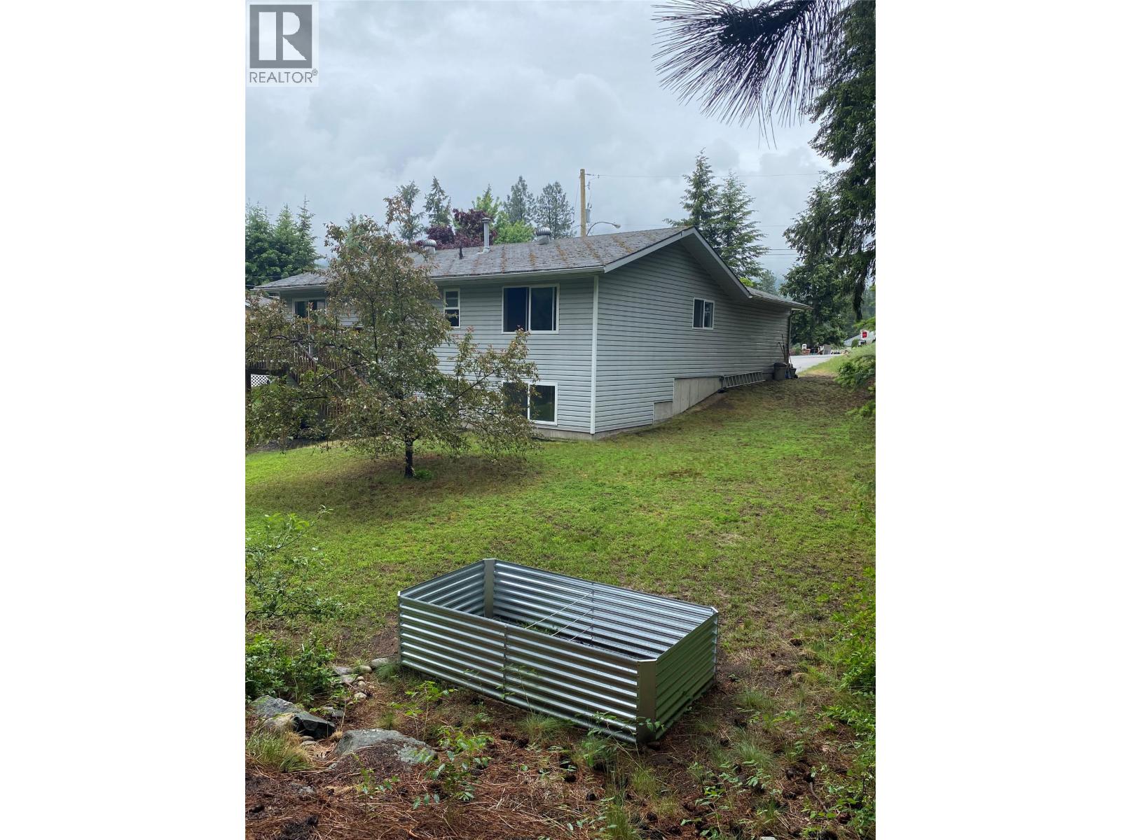945 Pine Crescent, Genelle, British Columbia  V0G 1G0 - Photo 25 - 10389077
