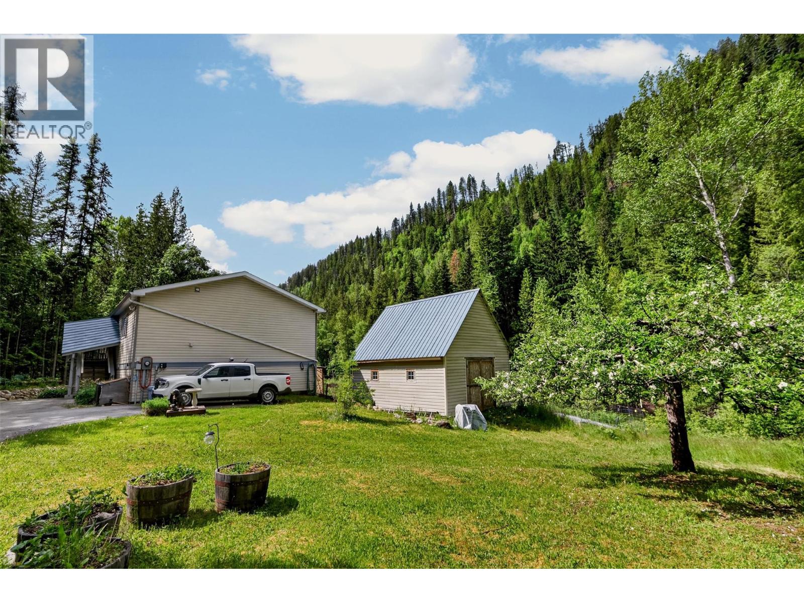 4761 Highway 31, Fletcher Creek, British Columbia  V0G 1M0 - Photo 12 - 10389227