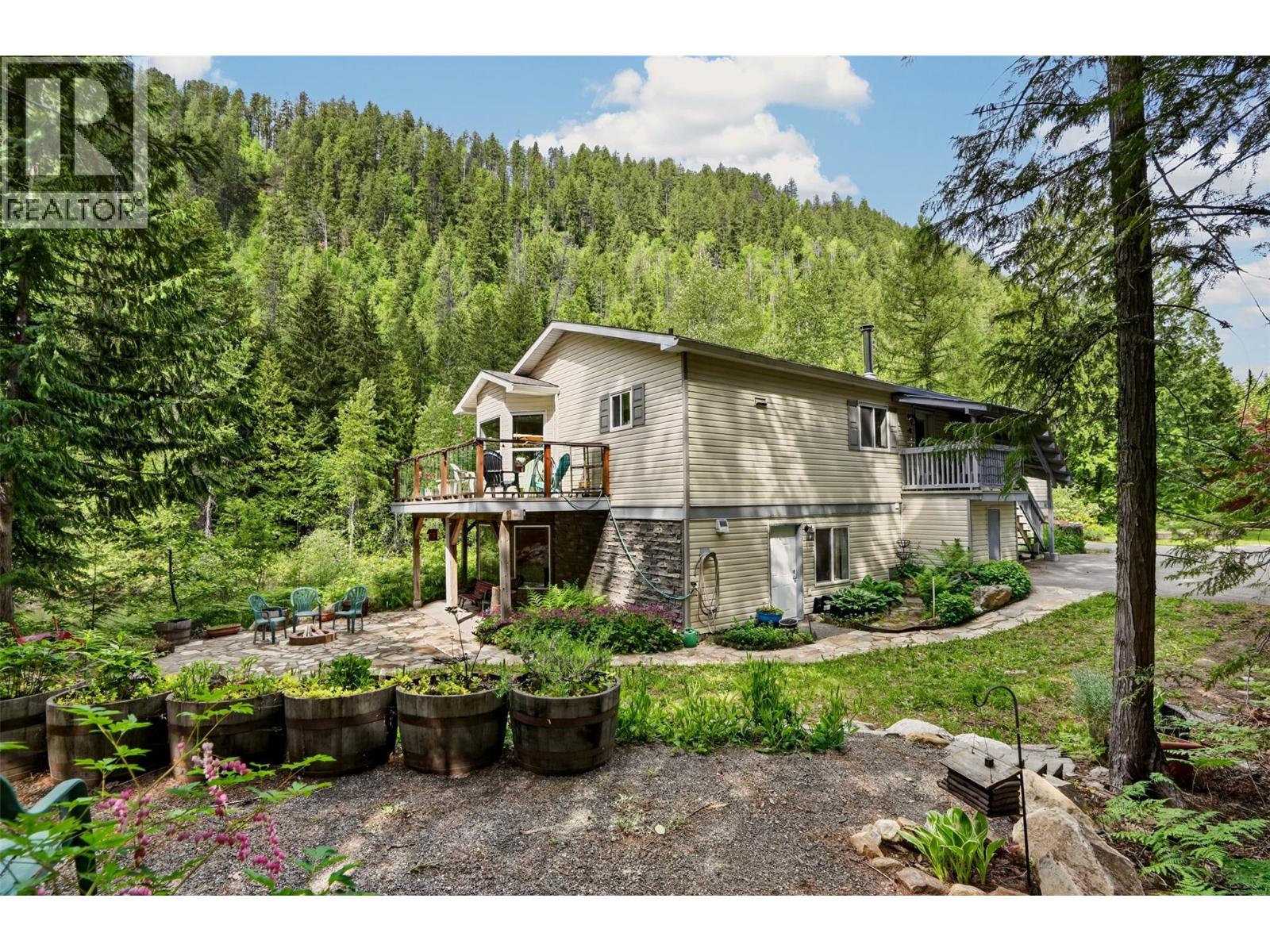 4761 Highway 31, Fletcher Creek, British Columbia  V0G 1M0 - Photo 8 - 10389227