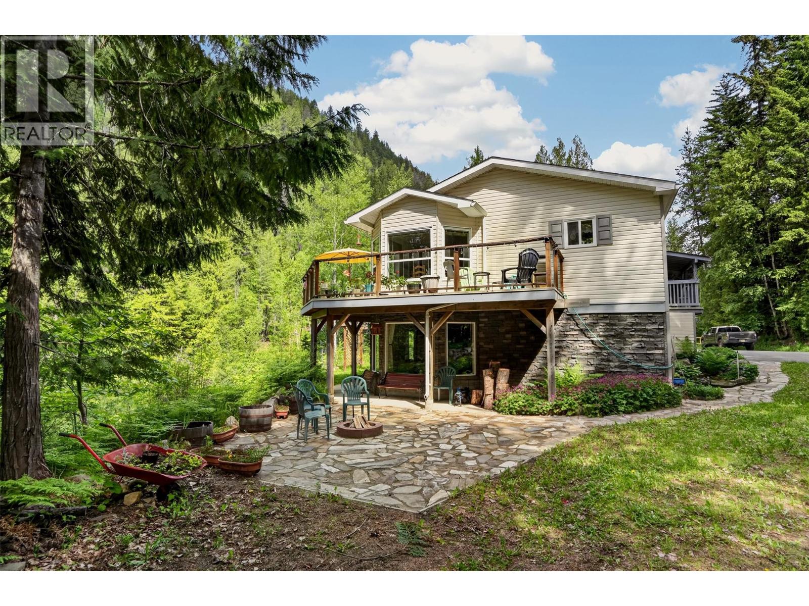 4761 Highway 31, Fletcher Creek, British Columbia  V0G 1M0 - Photo 9 - 10389227