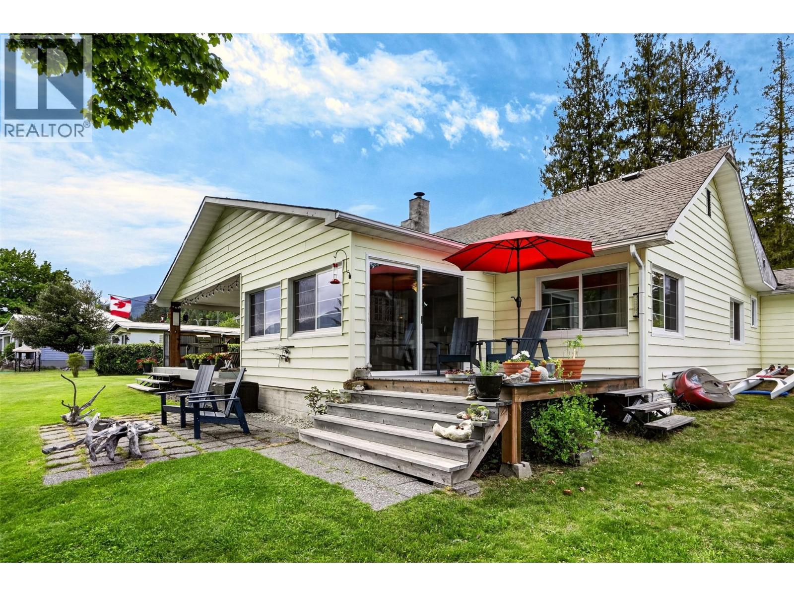 8110 & 8120 Busk Road, Balfour, British Columbia  V0G 1C0 - Photo 15 - 10389011