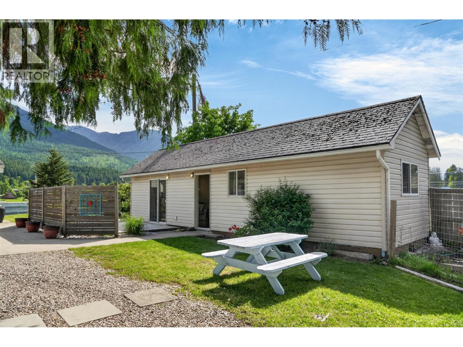 8110 & 8120 Busk Road, Balfour, British Columbia  V0G 1C0 - Photo 50 - 10389011