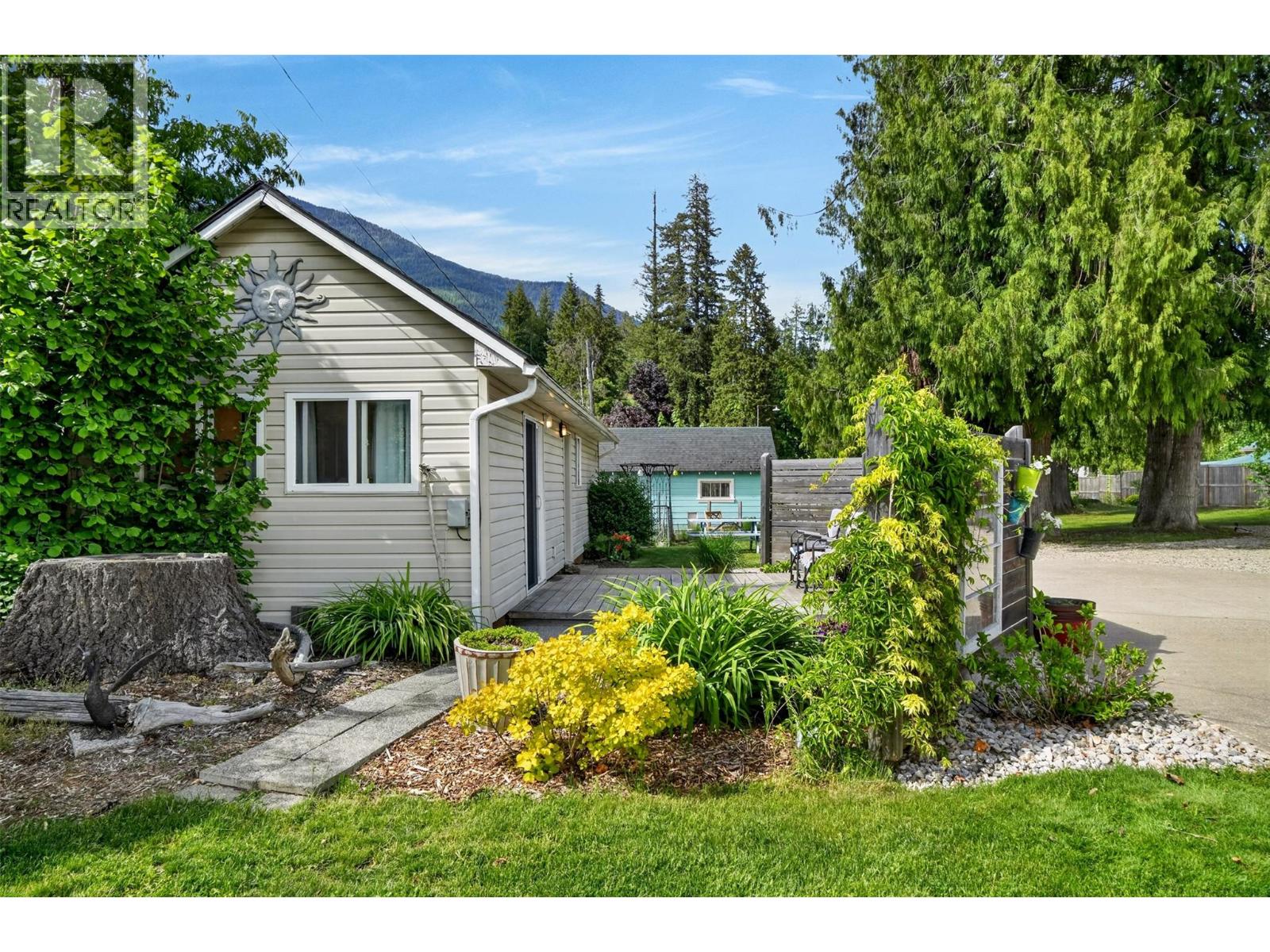 8110 & 8120 Busk Road, Balfour, British Columbia  V0G 1C0 - Photo 51 - 10389011