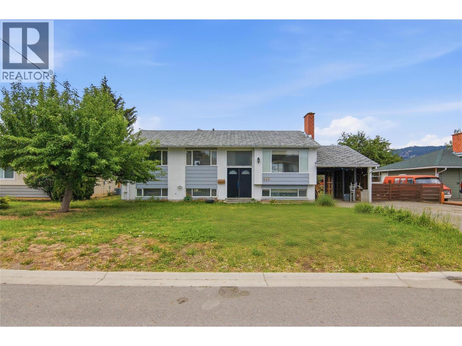 649 Brentwood Avenue, Kamloops, British Columbia  V2B 1P4 - Photo 2 - 10389207