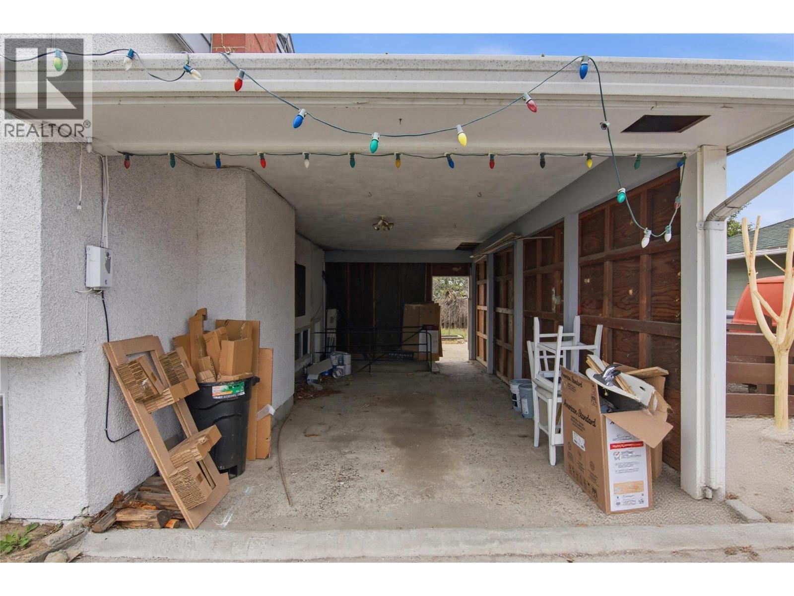 649 Brentwood Avenue, Kamloops, British Columbia  V2B 1P4 - Photo 4 - 10389207
