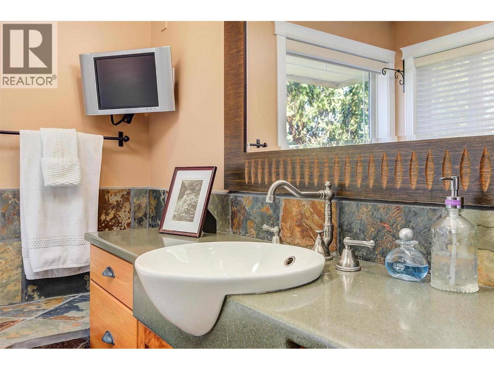 6101 Lipsett Avenue, Peachland, British Columbia  V0H 1X7 - Photo 49 - 10389543