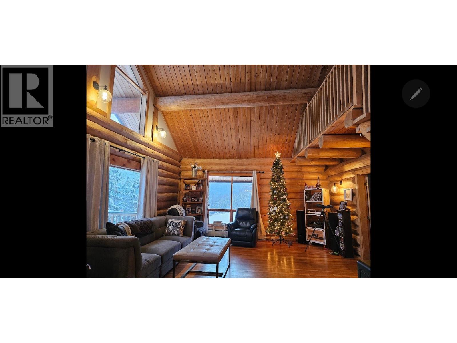 6530 Campbell Road, Chetwynd, British Columbia  V0C 1J0 - Photo 8 - 10389541