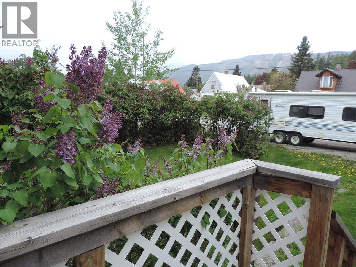 623 6th Avenue, Kimberley, British Columbia  V1A 2V8 - Photo 3 - 10389553