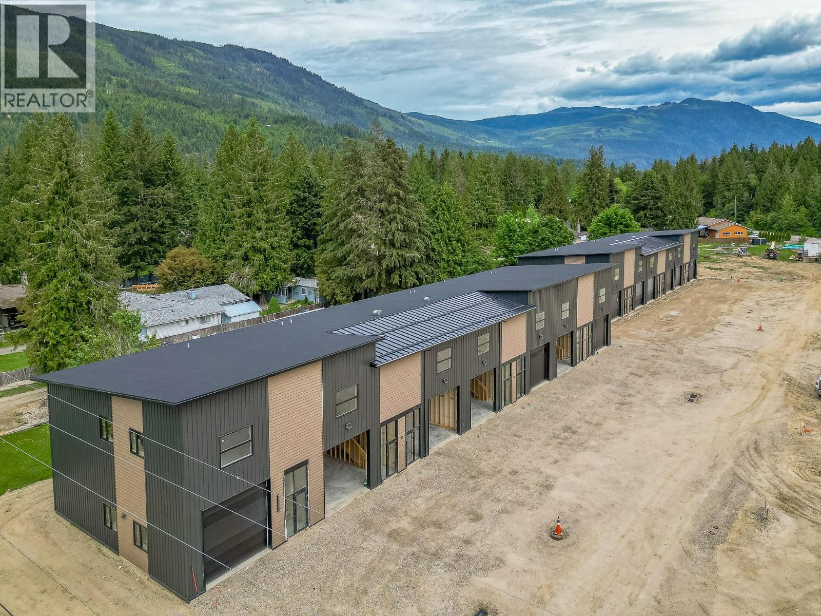 1002 Seed Frontage Road Unit# 10 Lot# Psl 10, Sicamous, British Columbia  V0E 2V4 - Photo 1 - 10373785
