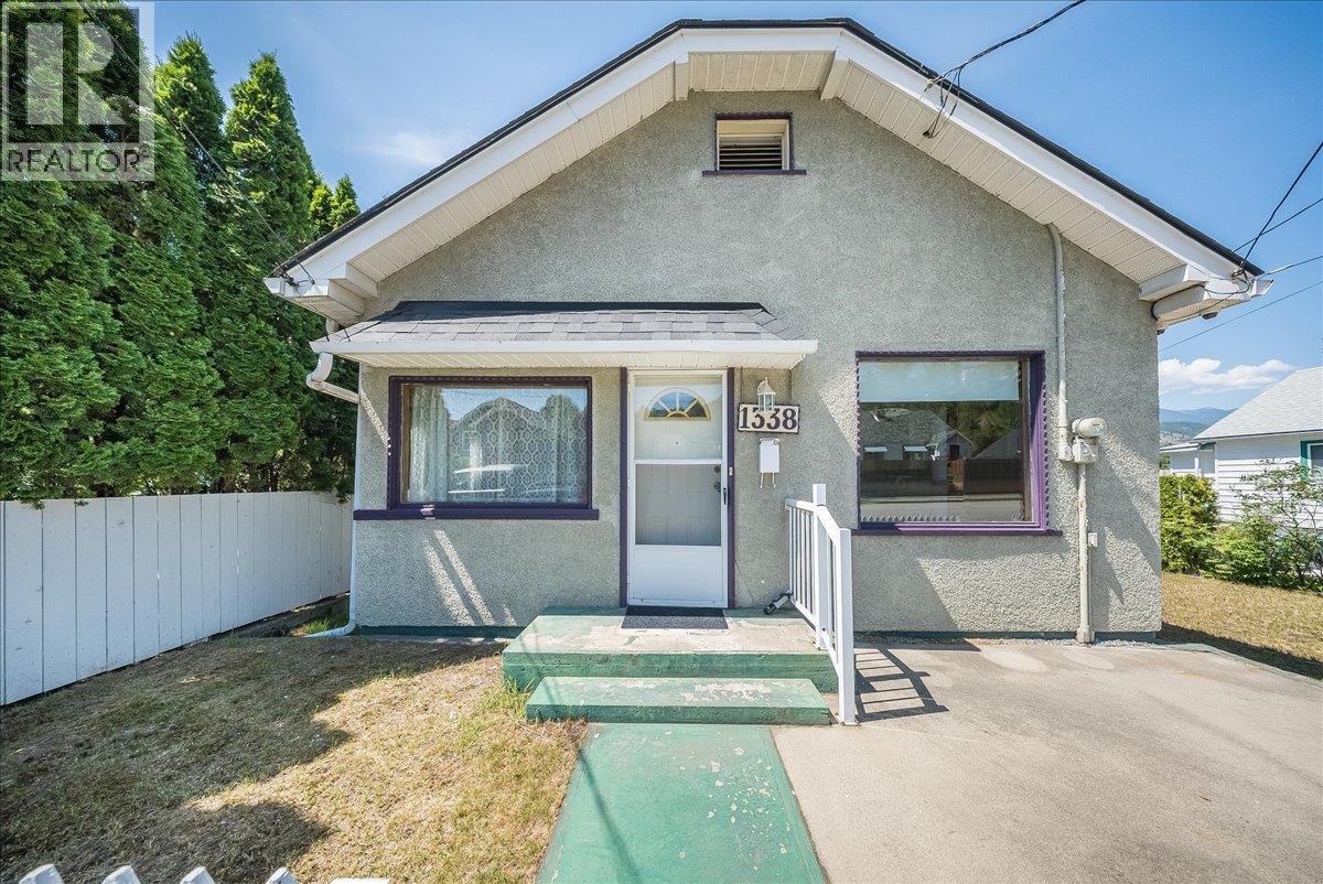 1338 Third Avenue, Trail, British Columbia  V1R 1P4 - Photo 1 - 10389509