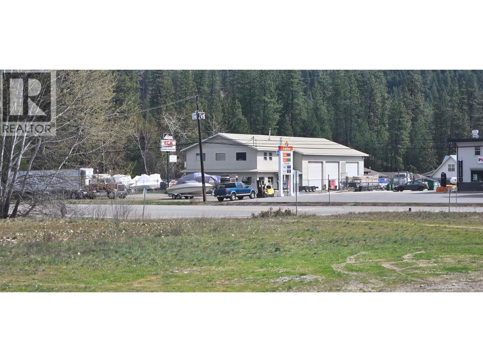 1600 Mcgregor Frontage Road, Christina Lake, British Columbia  V0H 1E0 - Photo 2 - 10383810