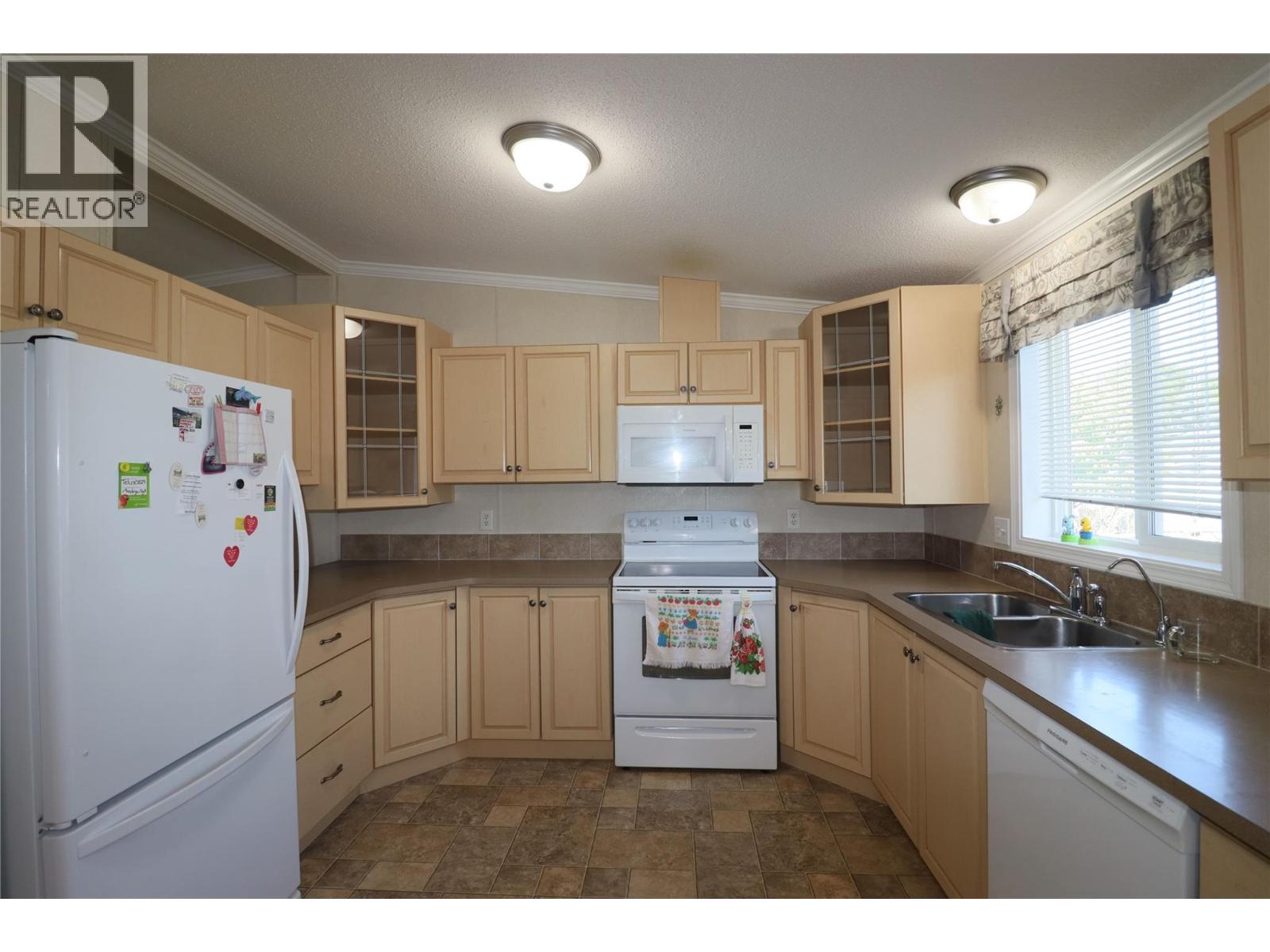 7225 Boundary Drive Unit# 32, Grand Forks, British Columbia  V0H 1H0 - Photo 9 - 10389539