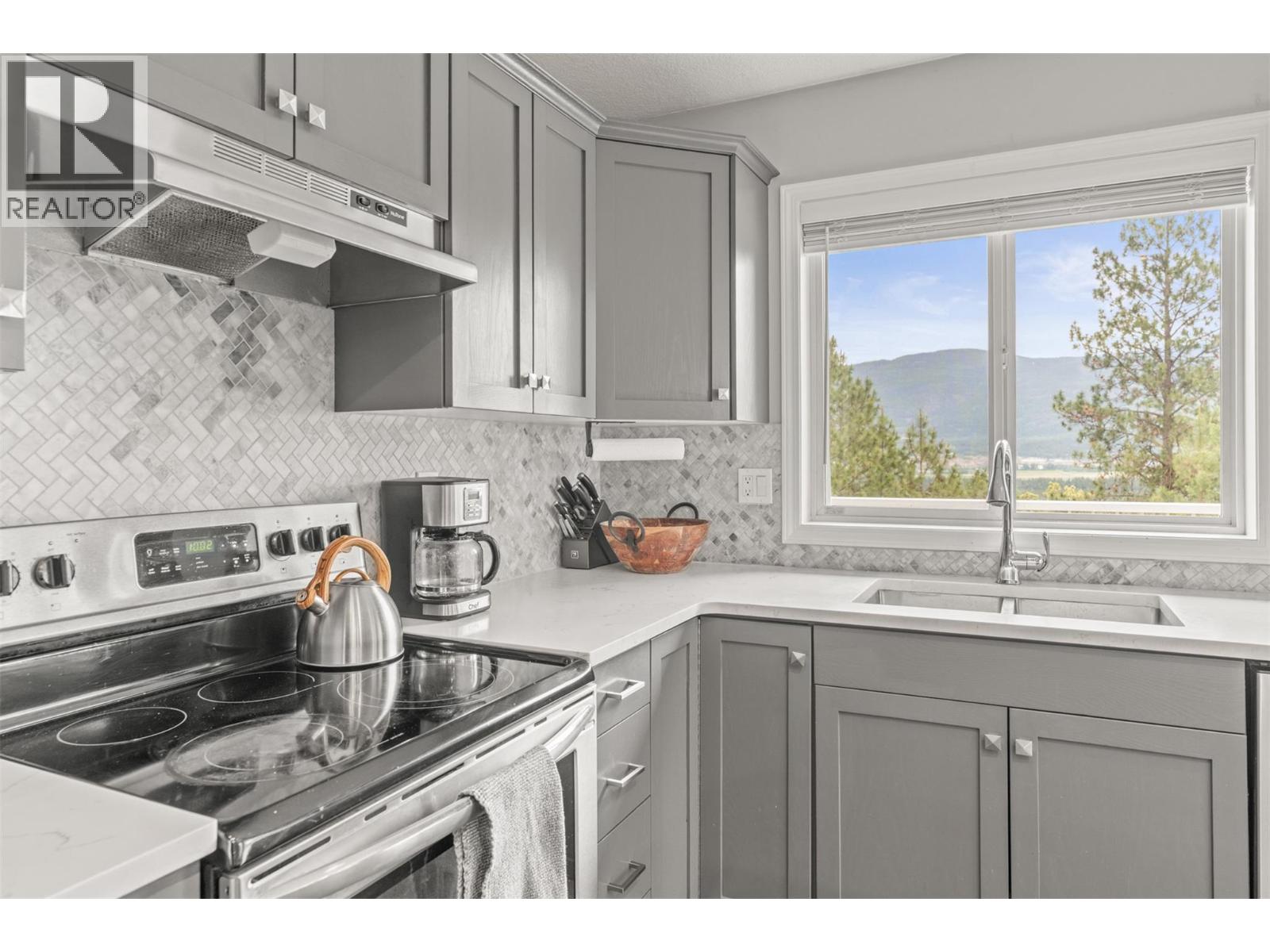 4666 Grandview Flats Road N, Spallumcheen, British Columbia  V4Y 0P7 - Photo 18 - 10388799