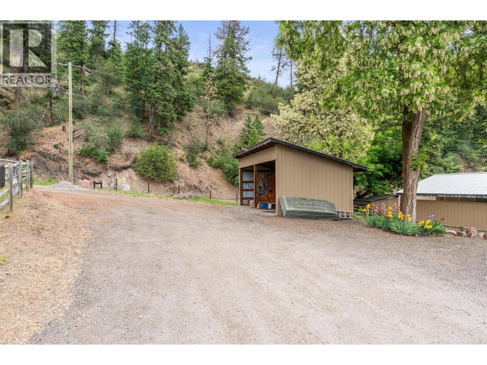 4666 Grandview Flats Road N, Spallumcheen, British Columbia  V4Y 0P7 - Photo 5 - 10388799