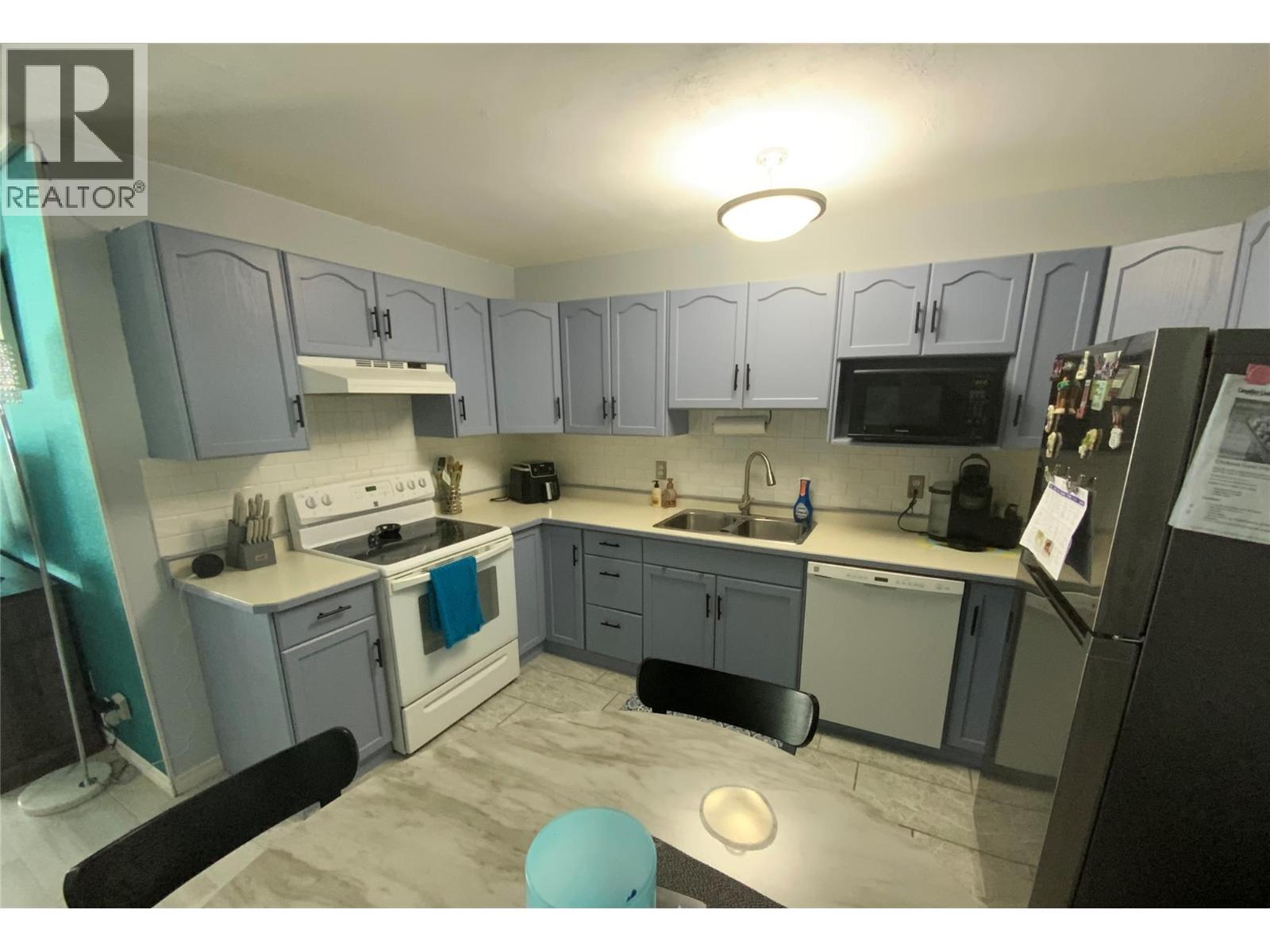 865 Main Street Unit# 204, Penticton, British Columbia  V2A 5E3 - Photo 2 - 10389600