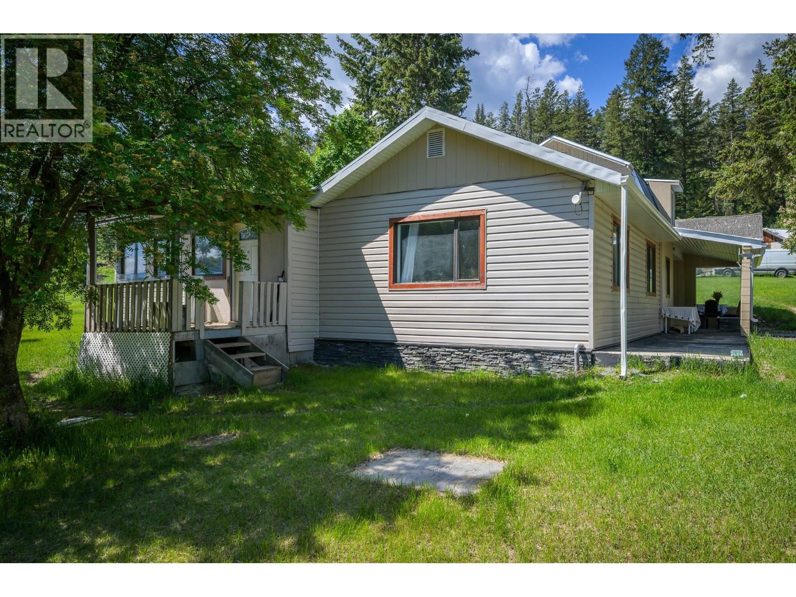 6721 Yellowhead Highway S, Barriere, British Columbia  V0E 1E0 - Photo 18 - 10388010