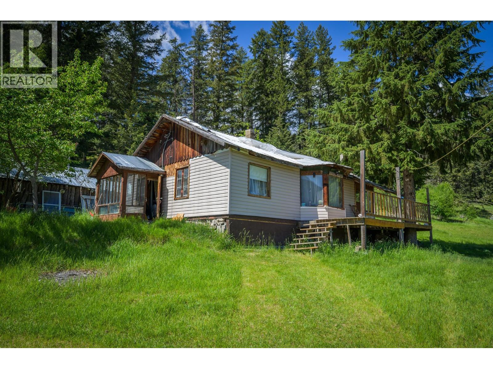 6721 Yellowhead Highway S, Barriere, British Columbia  V0E 1E0 - Photo 21 - 10388010