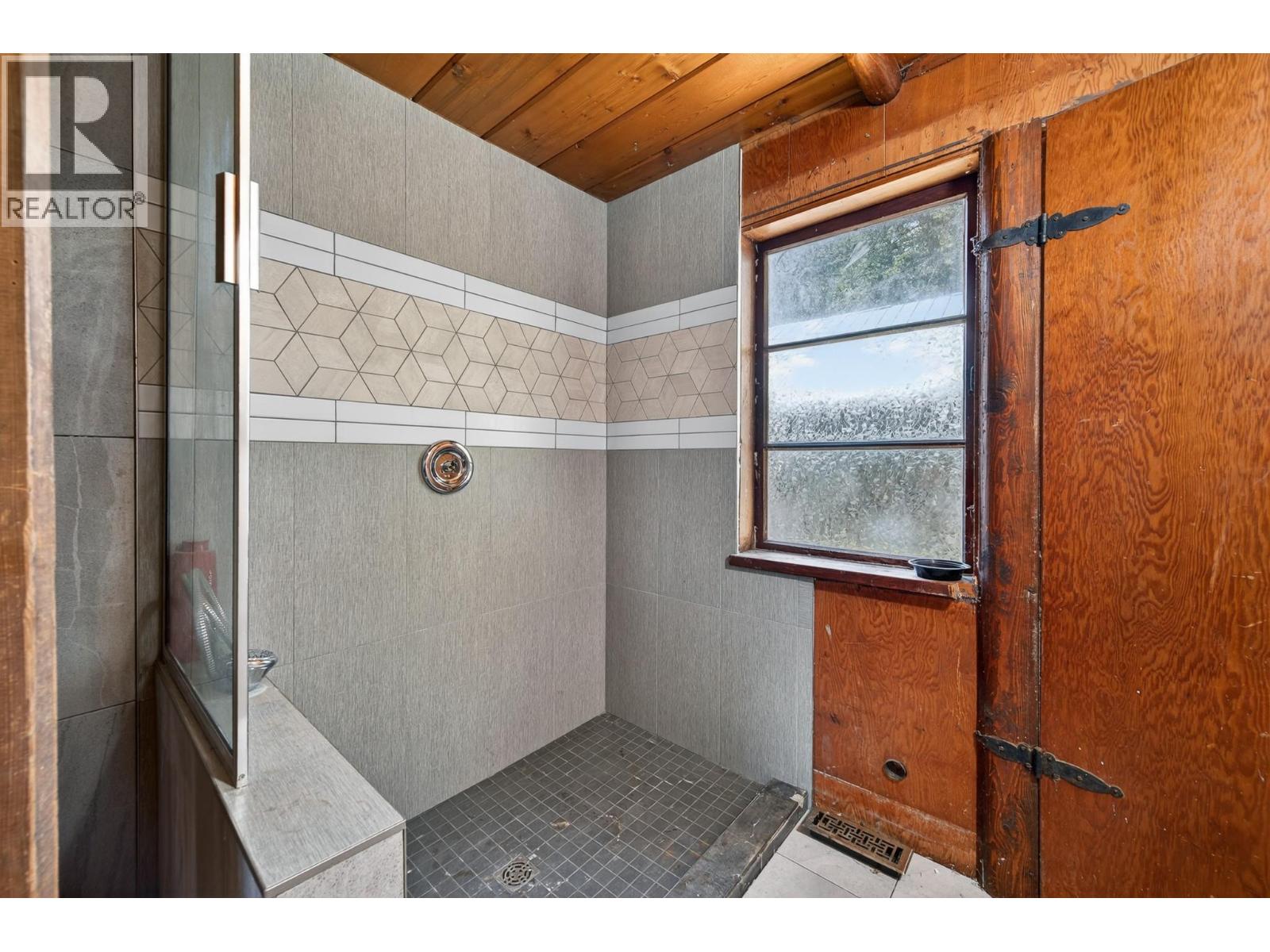 6721 Yellowhead Highway S, Barriere, British Columbia  V0E 1E0 - Photo 29 - 10388010