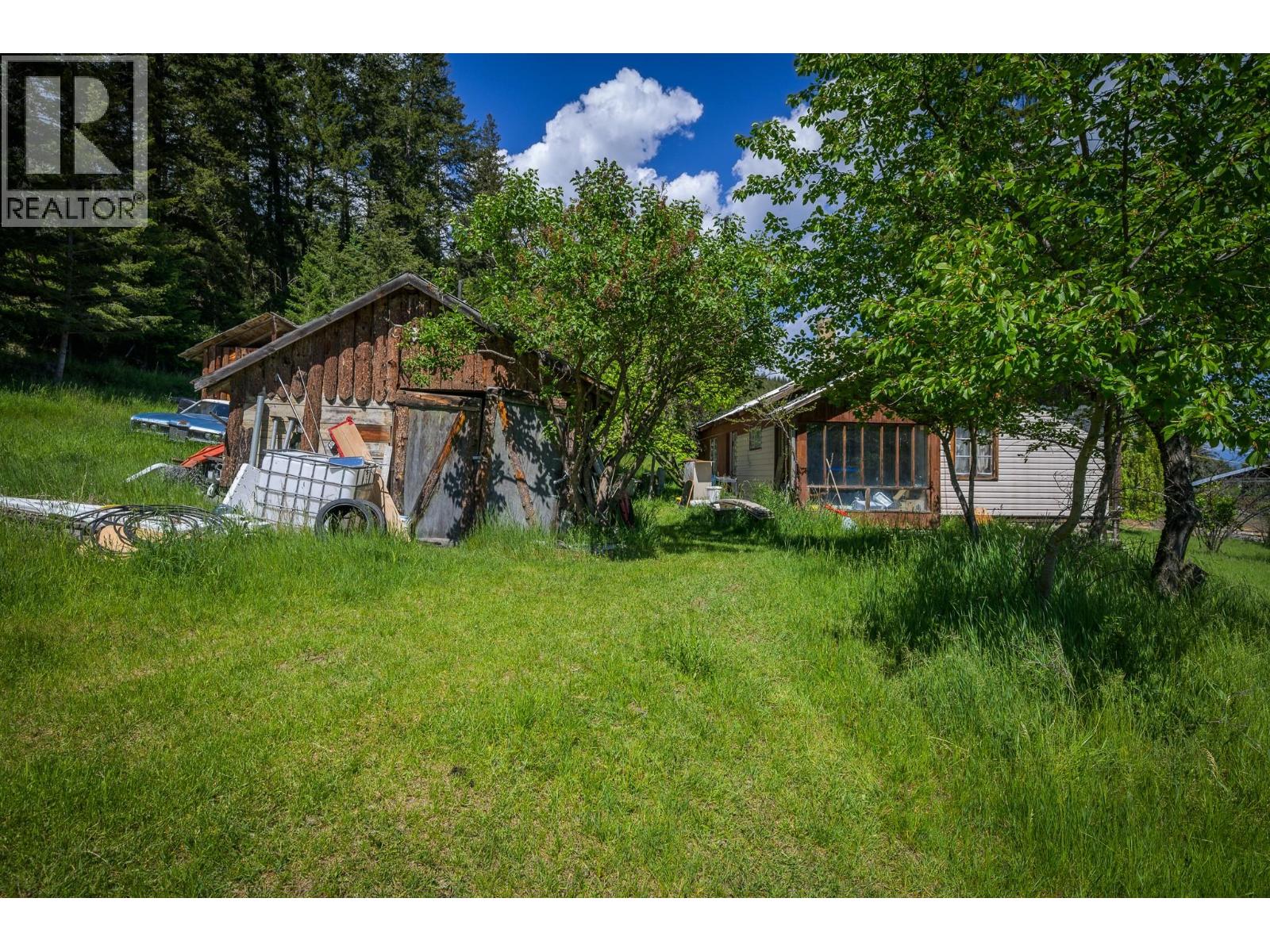 6721 Yellowhead Highway S, Barriere, British Columbia  V0E 1E0 - Photo 32 - 10388010