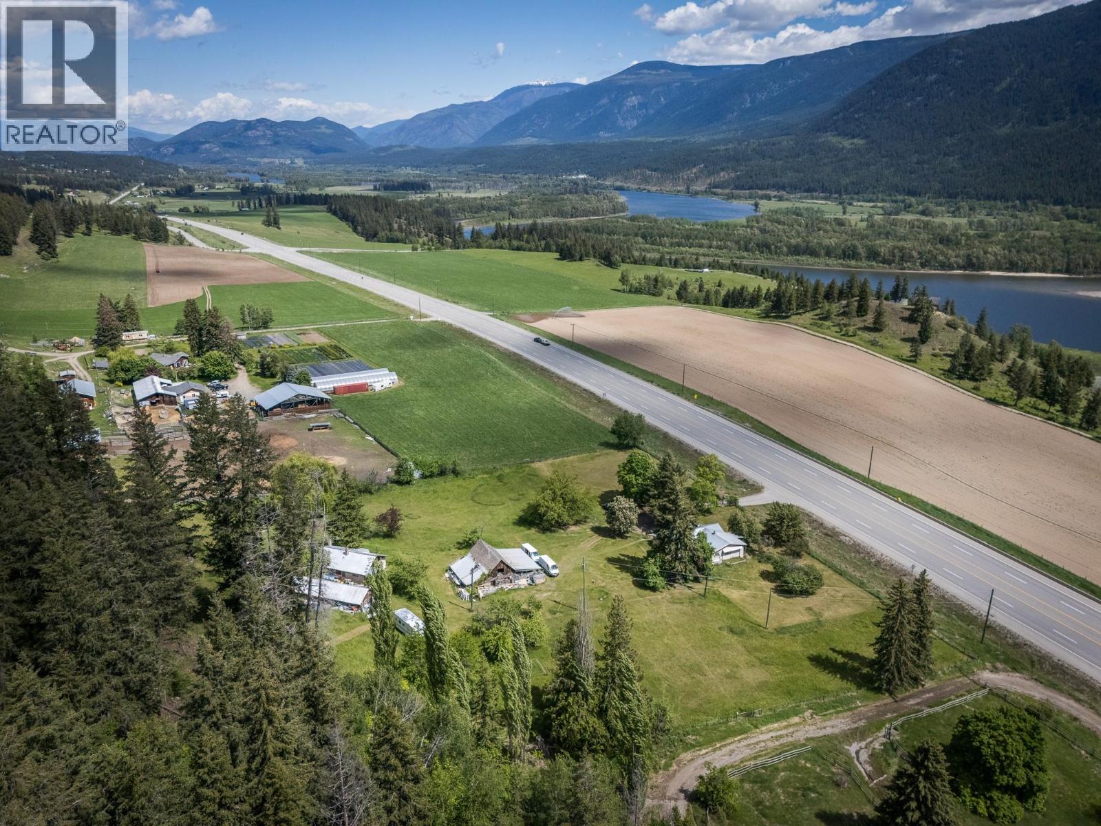 6721 Yellowhead Highway S, Barriere, British Columbia  V0E 1E0 - Photo 37 - 10388010