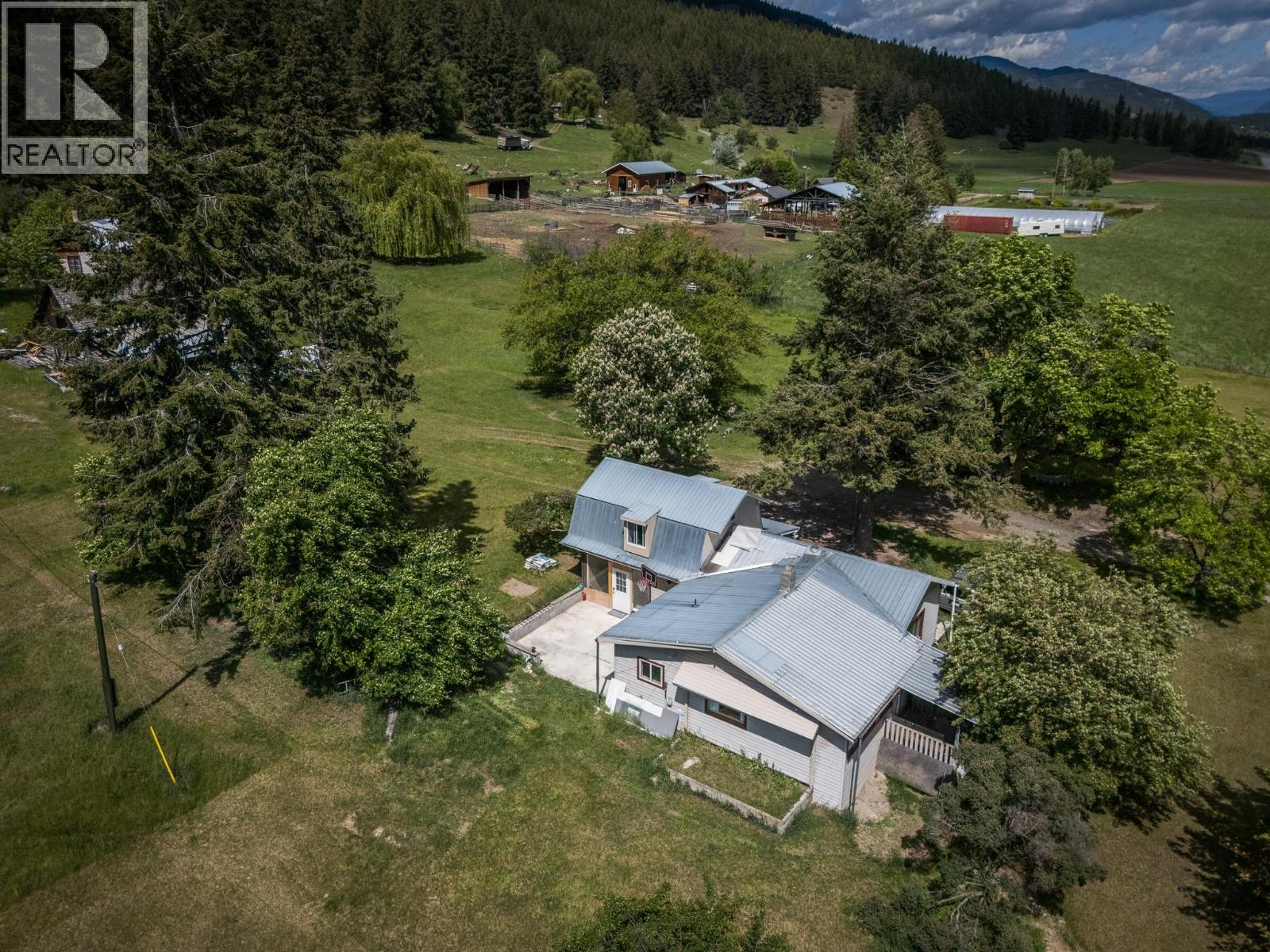 6721 Yellowhead Highway S, Barriere, British Columbia  V0E 1E0 - Photo 40 - 10388010