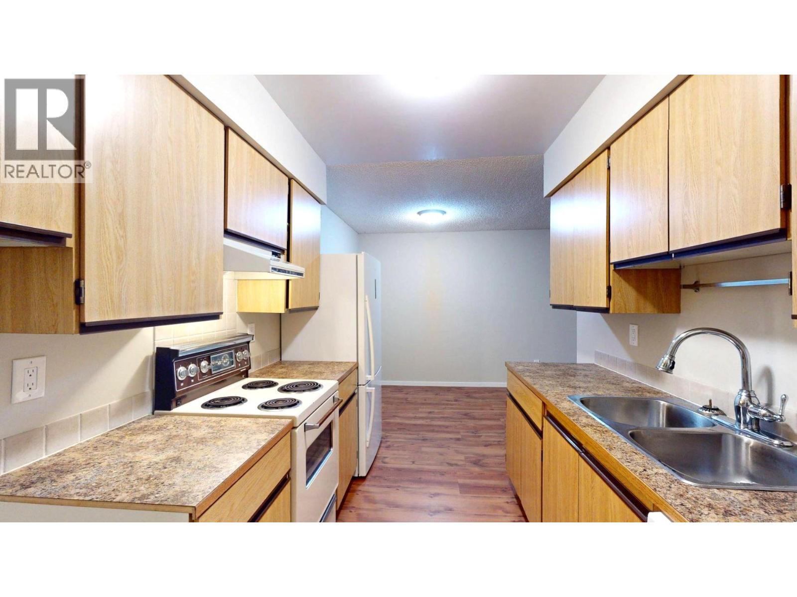 775 Balmer Crescent Unit# 103, Elkford, British Columbia  V0B 1H0 - Photo 3 - 10389524