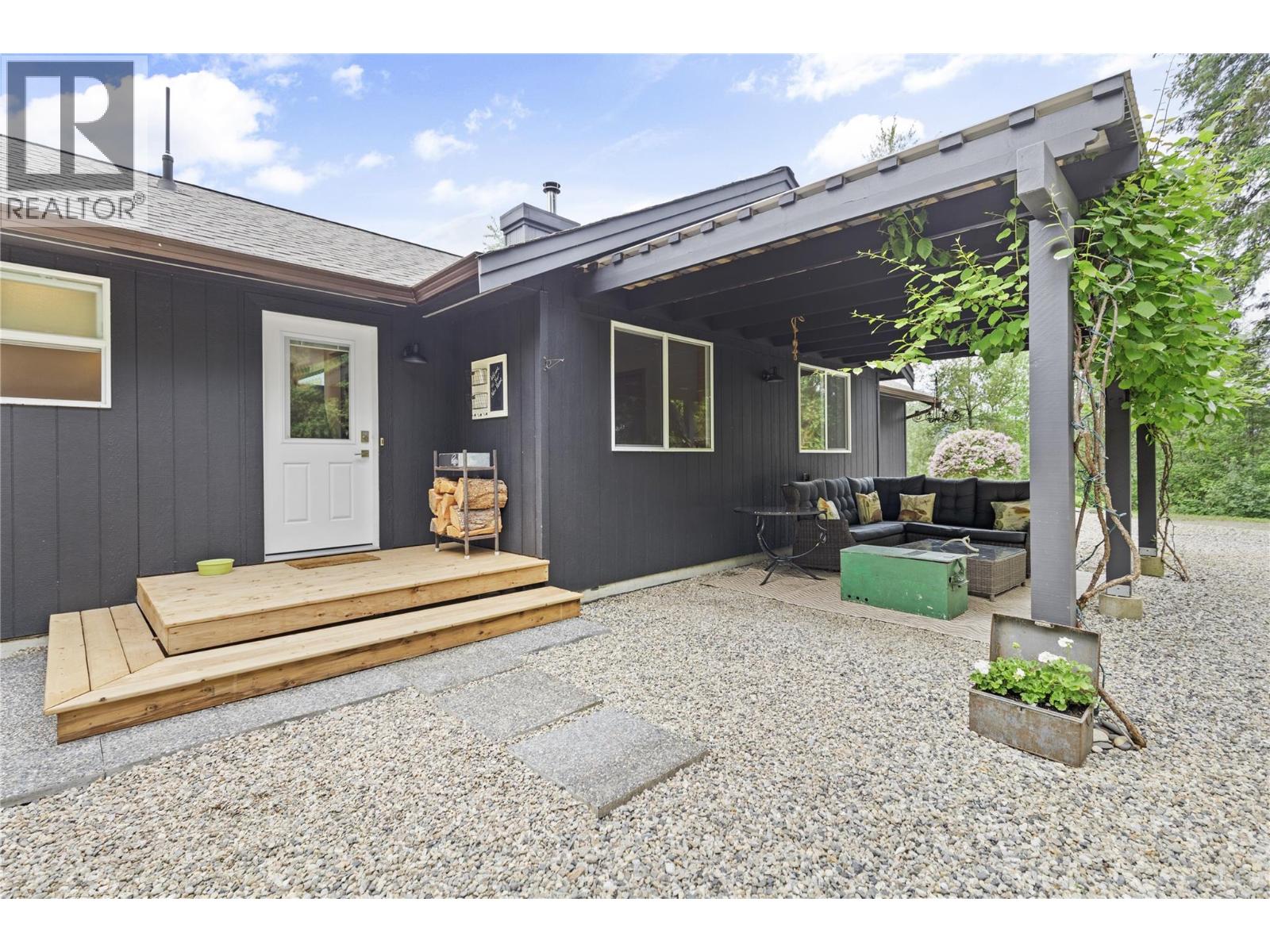 1209 Bain Road, Clearwater, British Columbia  V0E 1N1 - Photo 5 - 10389601
