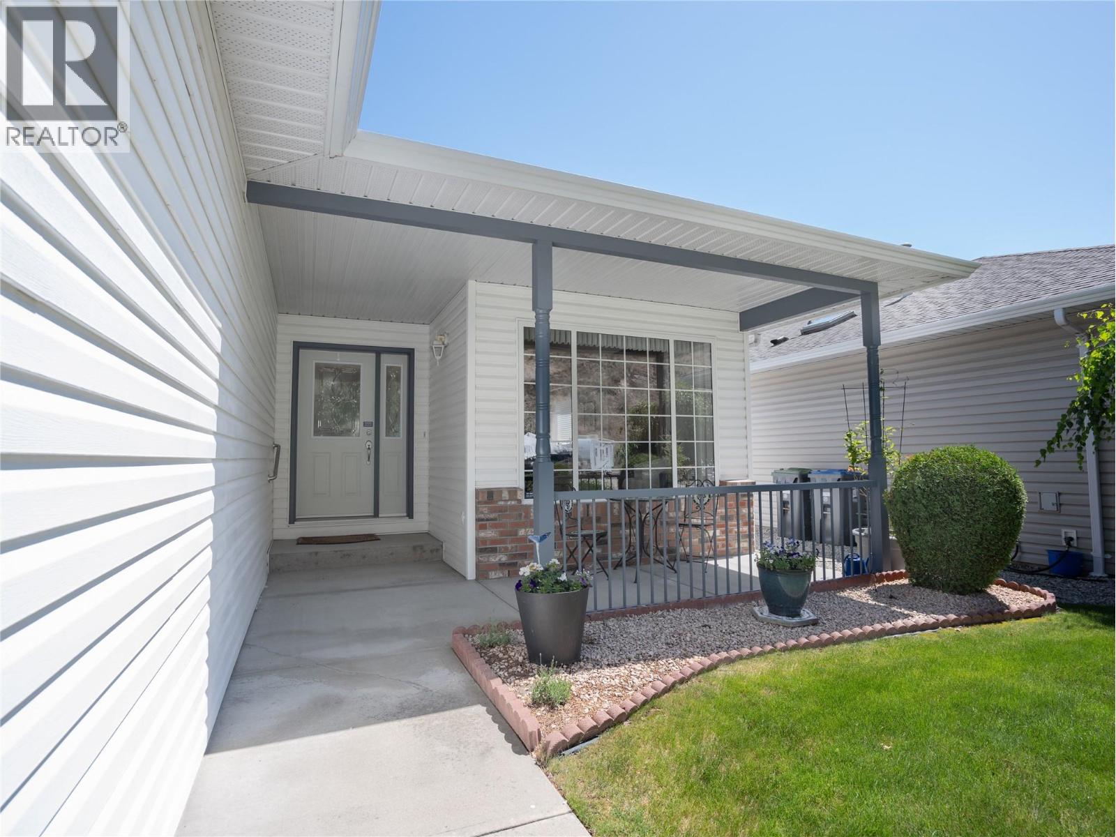 598 Red Wing Drive, Penticton, British Columbia  V2A 8N7 - Photo 3 - 10389415