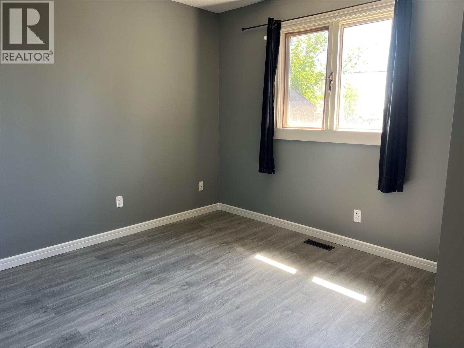 505 97a Avenue, Dawson Creek, British Columbia  V1G 1P9 - Photo 10 - 10389638