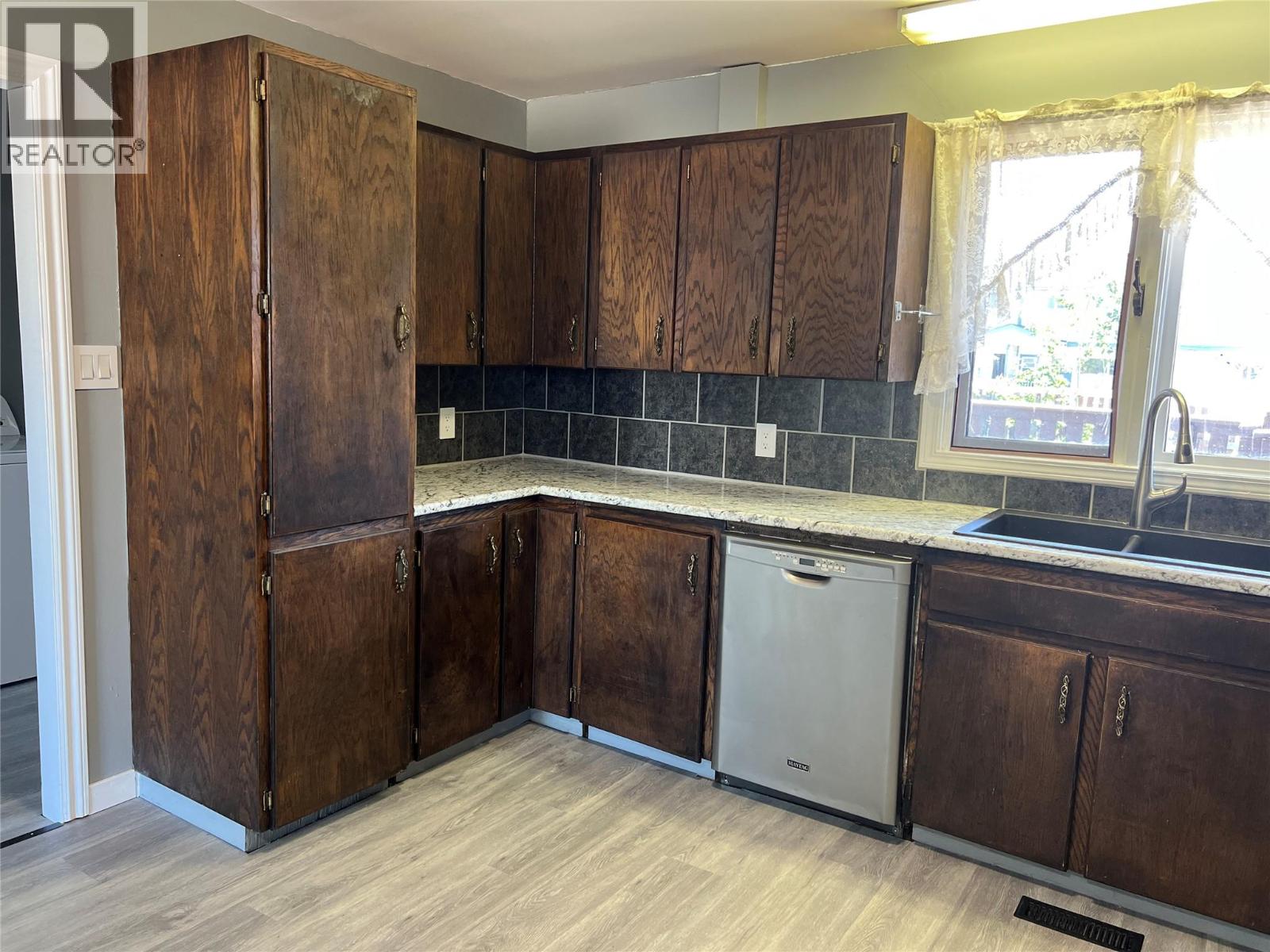 505 97a Avenue, Dawson Creek, British Columbia  V1G 1P9 - Photo 7 - 10389638