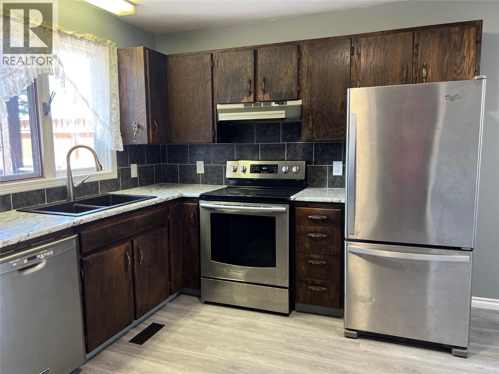 505 97a Avenue, Dawson Creek, British Columbia  V1G 1P9 - Photo 8 - 10389638
