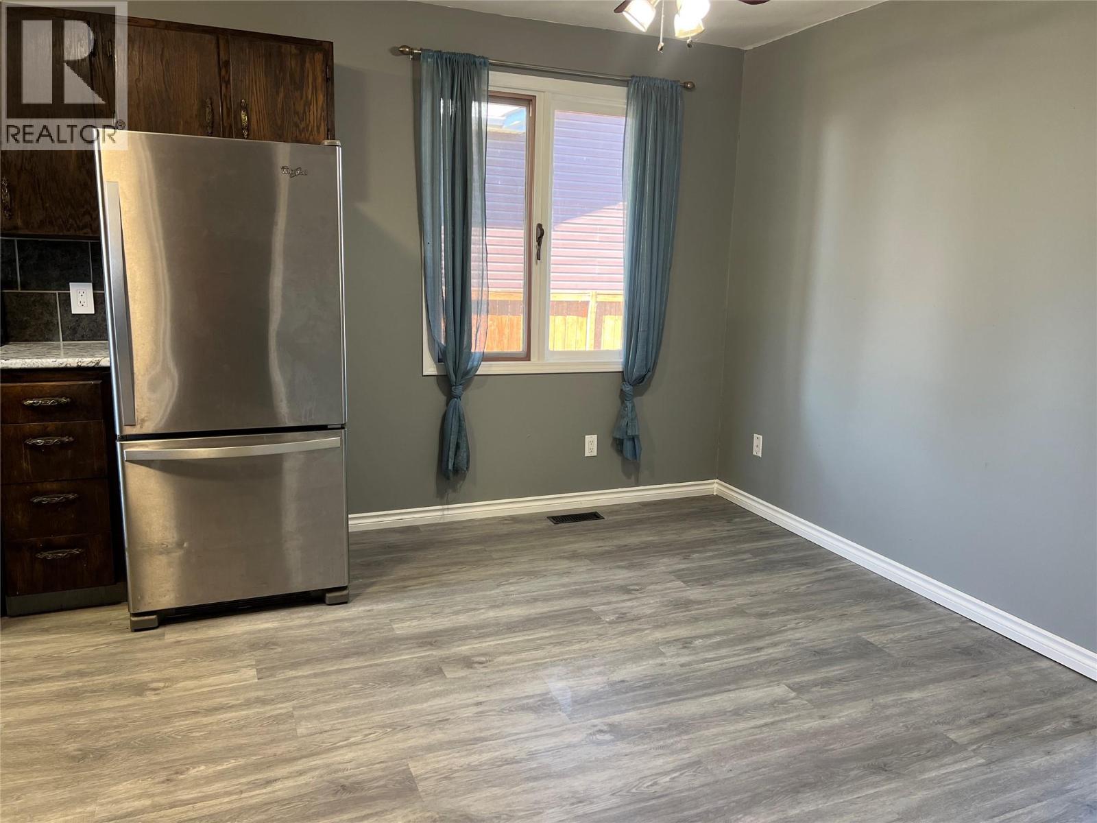 505 97a Avenue, Dawson Creek, British Columbia  V1G 1P9 - Photo 9 - 10389638