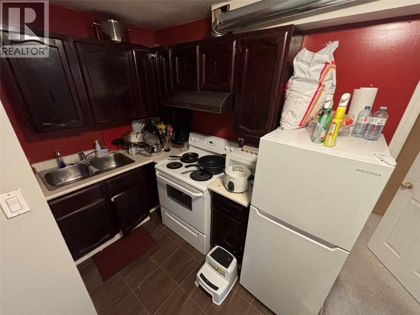 741 Dunrobin Drive, Kamloops, British Columbia  V1S 1V9 - Photo 6 - 10389605