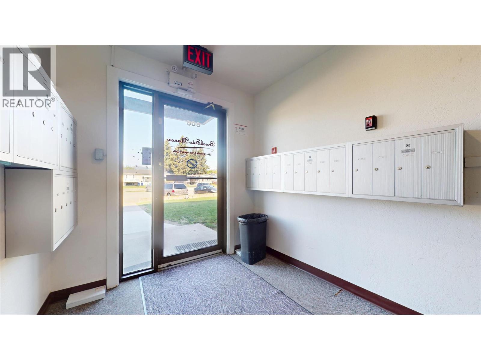 606 18th Avenue N Unit# 404, Cranbrook, British Columbia  V1C 5M1 - Photo 1 - 10389329