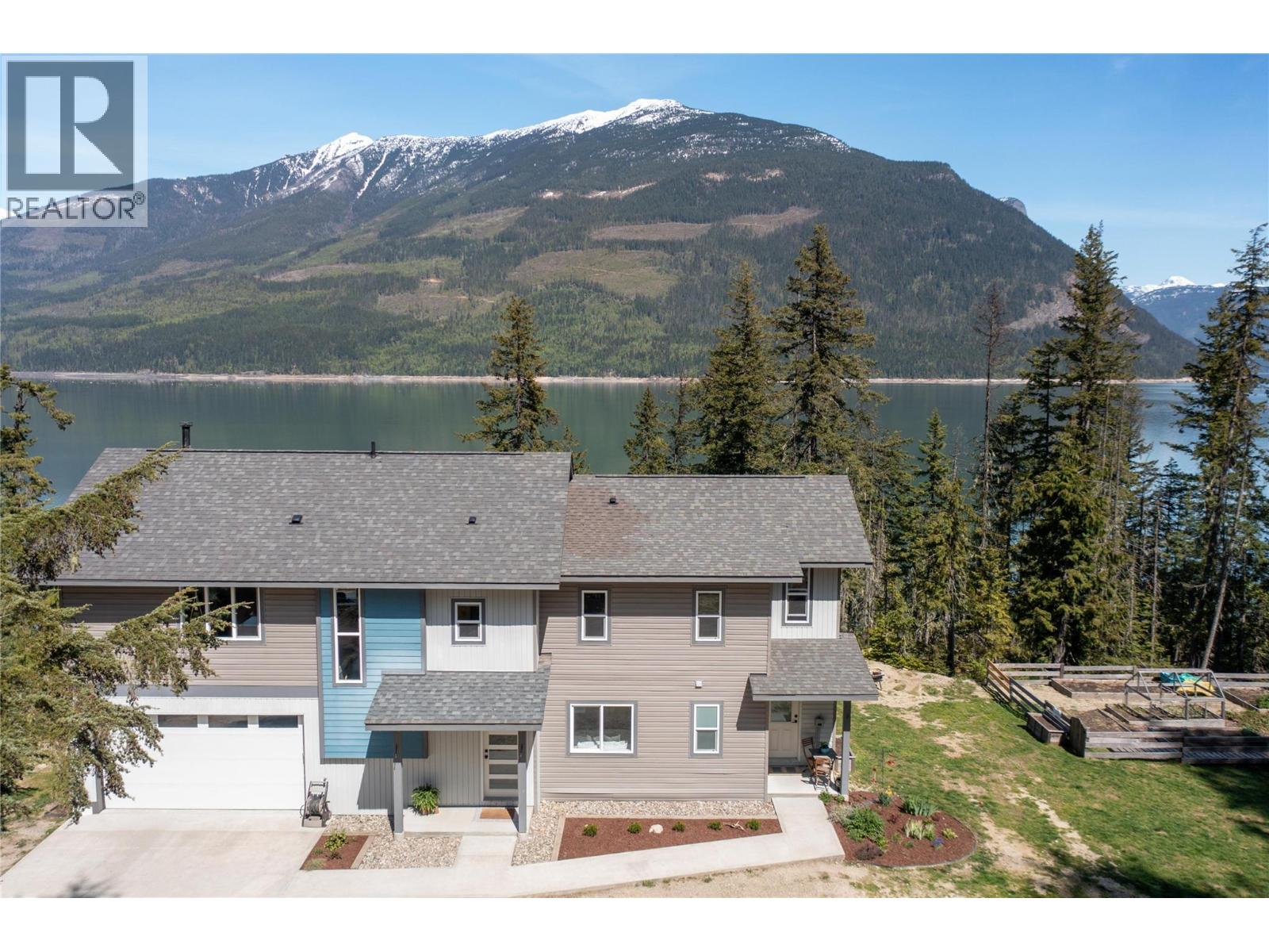 8420 Highway 23 Highway S Lot# 1, revelstoke, British Columbia
