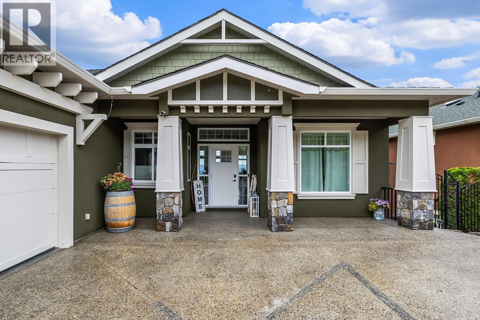 629 Almandine Court, Kelowna, British Columbia  V1W 4Z5 - Photo 2 - 10388247