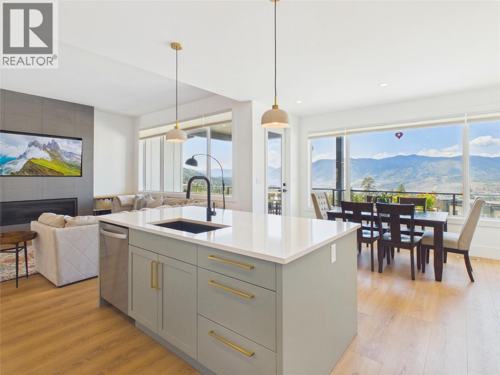 1081 Antler Drive, Penticton, British Columbia  V2A 0C9 - Photo 3 - 10389164