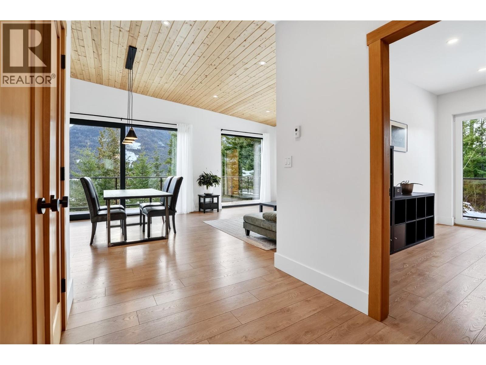 6804 Grandview Drive, Nelson, British Columbia  V1L 6W6 - Photo 16 - 10389593