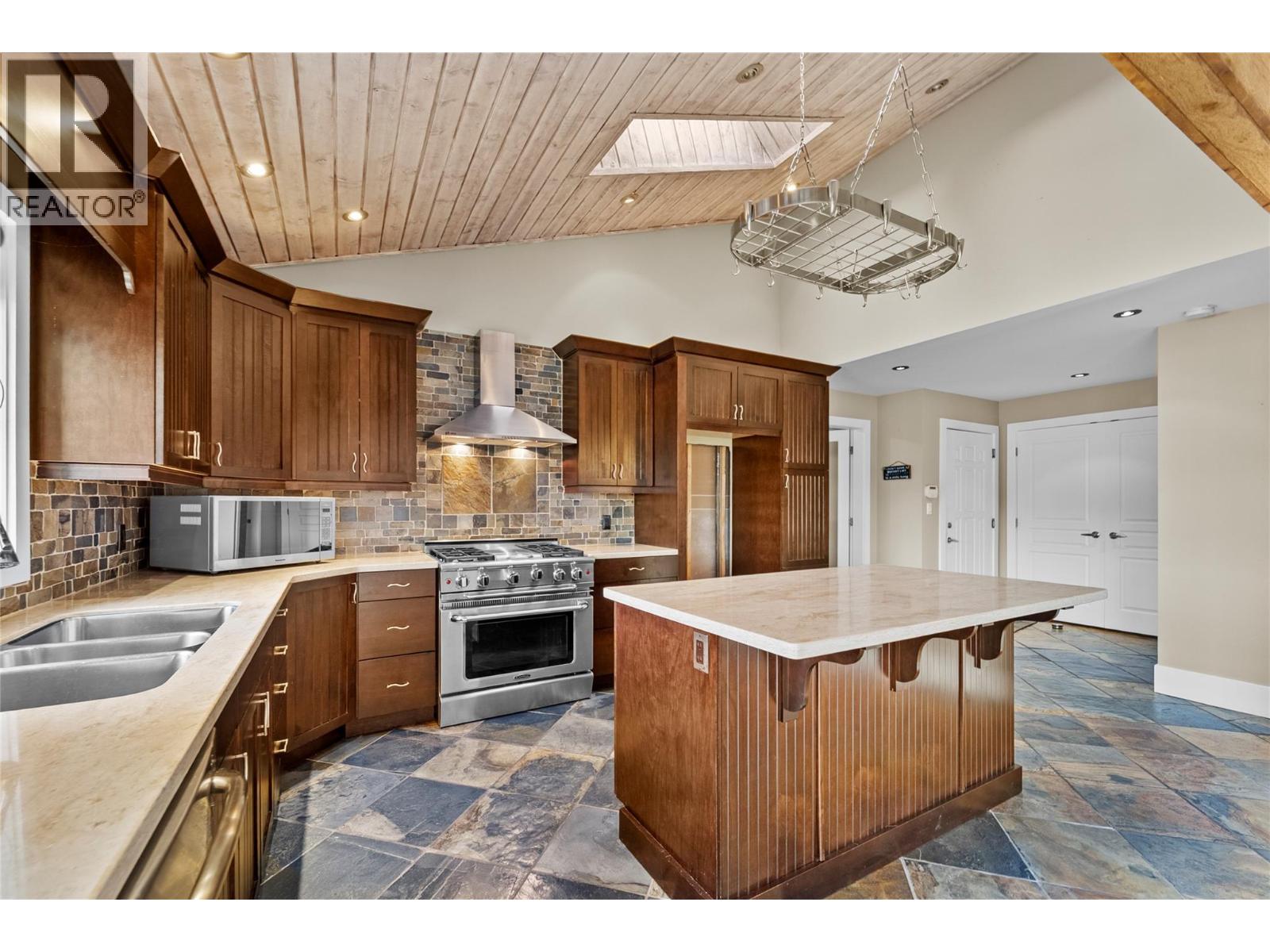 6488 Monck Park Road, Merritt, British Columbia  V1K 1B8 - Photo 21 - 10389603
