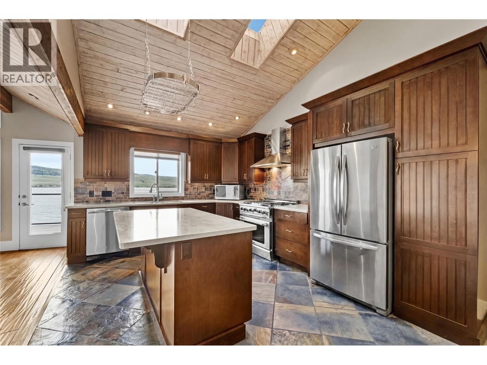 6488 Monck Park Road, Merritt, British Columbia  V1K 1B8 - Photo 22 - 10389603