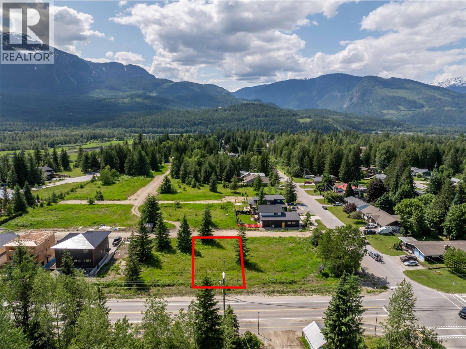 2004 Lanzo Lane Lot# Sl 3, Revelstoke, British Columbia  V0E 2S1 - Photo 2 - 10389109