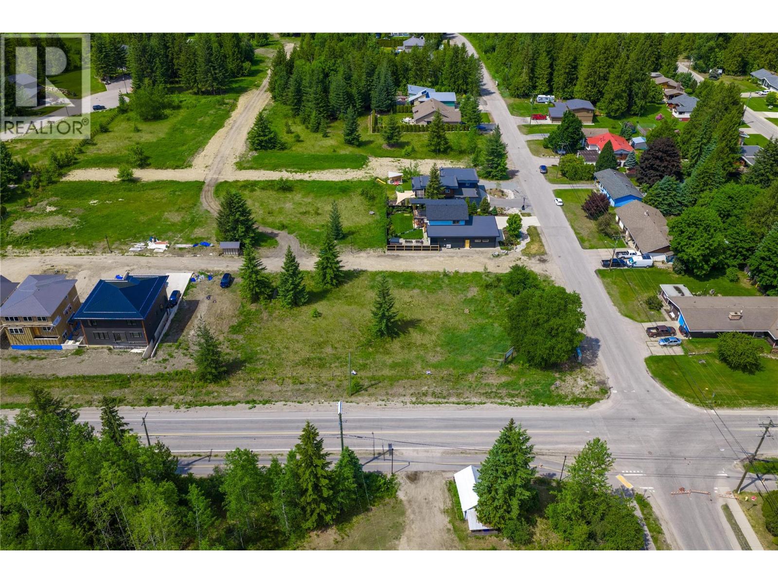 2004 Lanzo Lane Lot# Sl 3, Revelstoke, British Columbia  V0E 2S1 - Photo 4 - 10389109