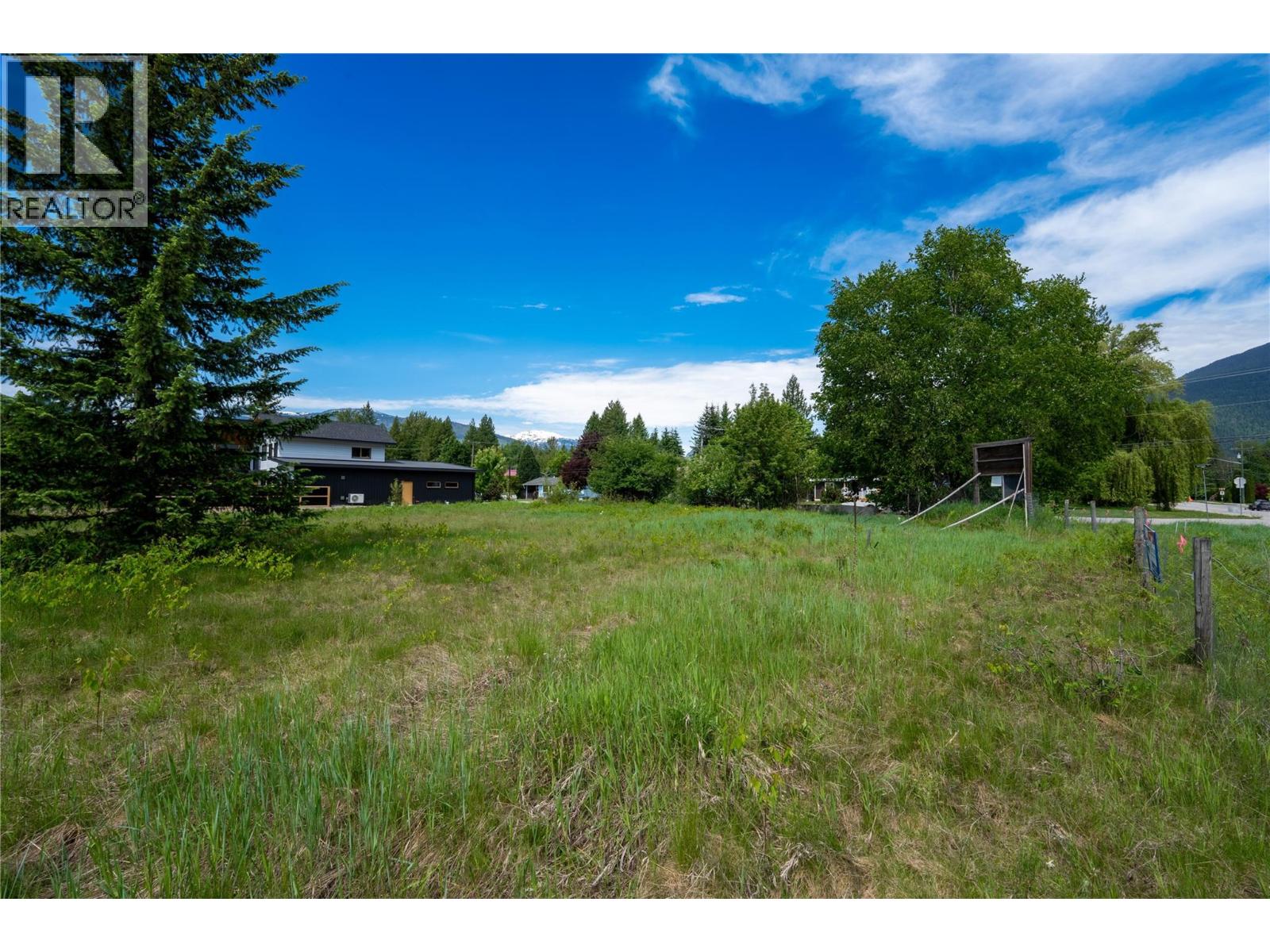 2000 Lanzo Lane Lot# Sl 1, Revelstoke, British Columbia  V0E 2S1 - Photo 8 - 10389107