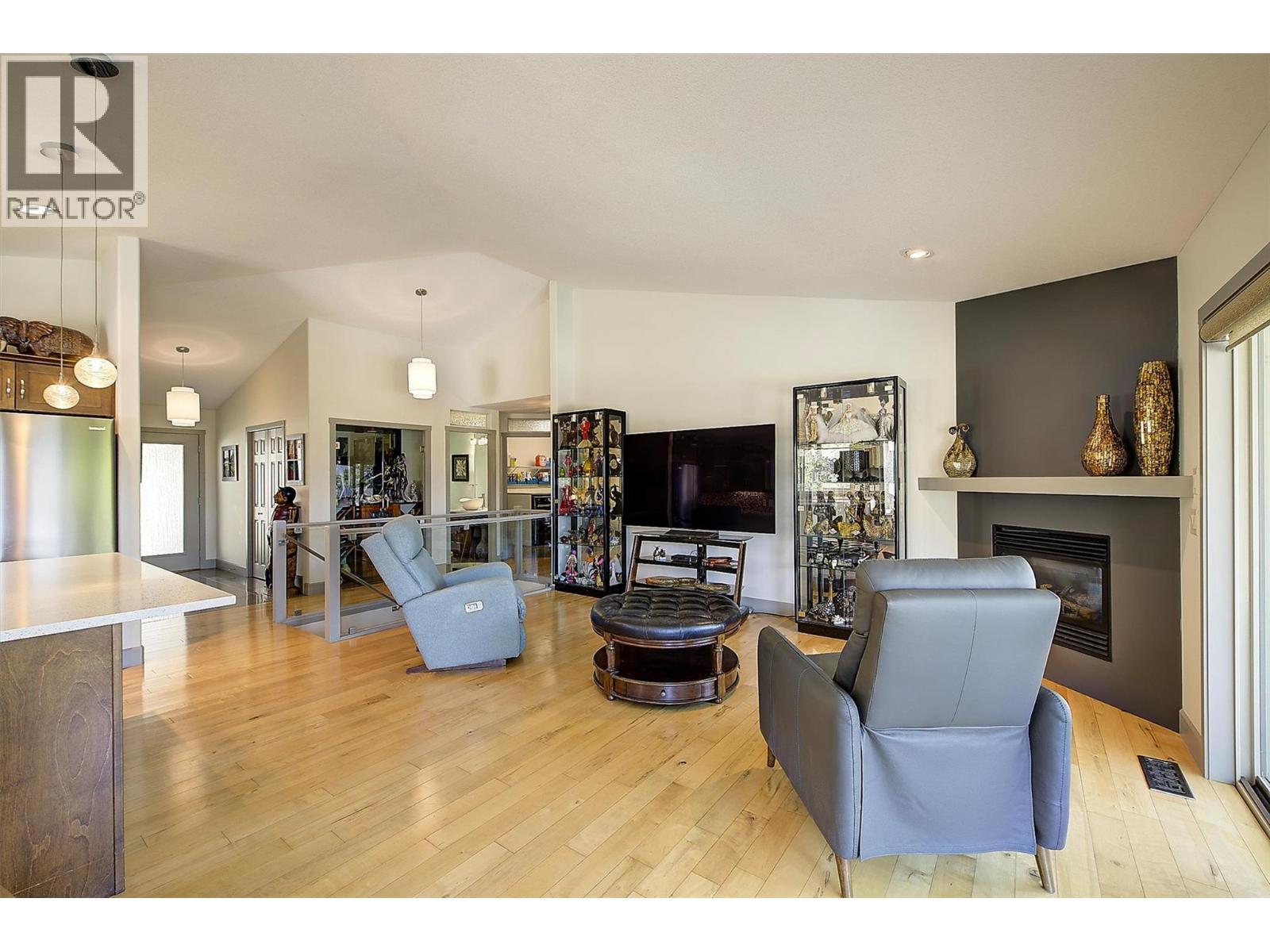 3590 Shadow Creek Drive, Kelowna, British Columbia  V1X 8A7 - Photo 10 - 10388783