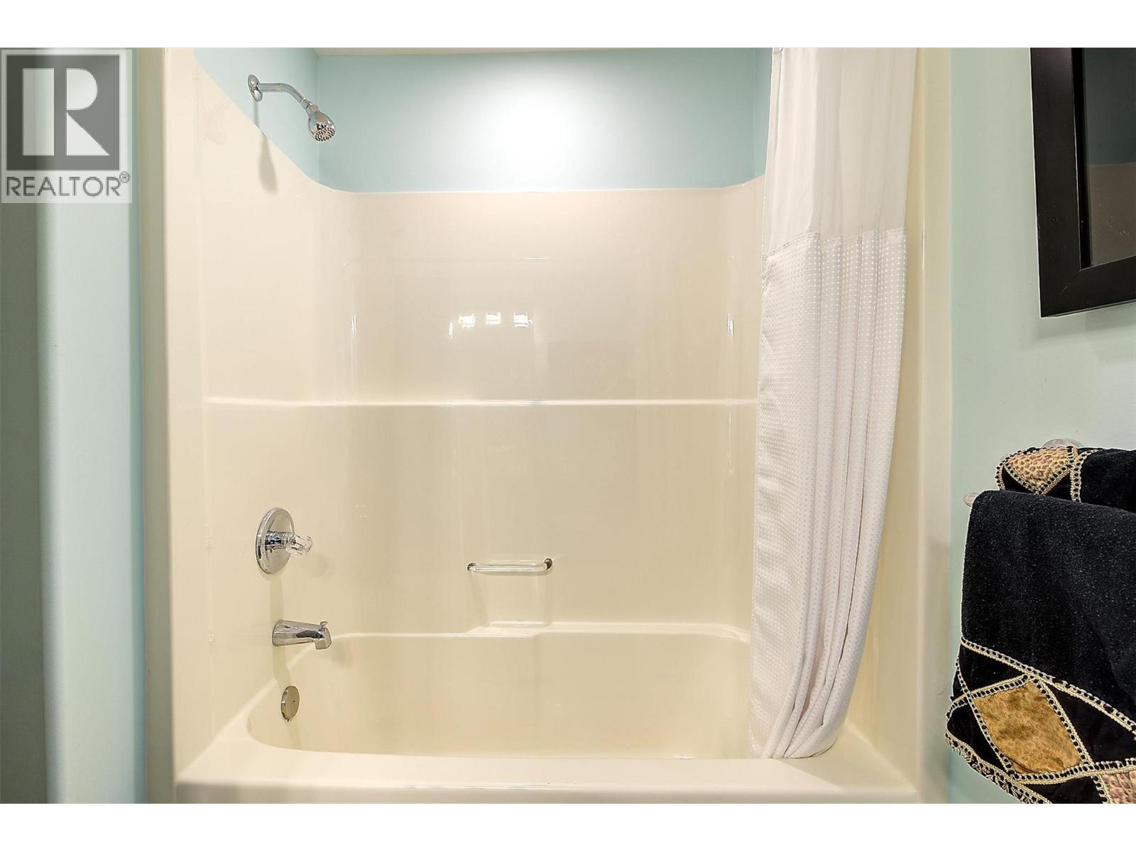 3590 Shadow Creek Drive, Kelowna, British Columbia  V1X 8A7 - Photo 31 - 10388783