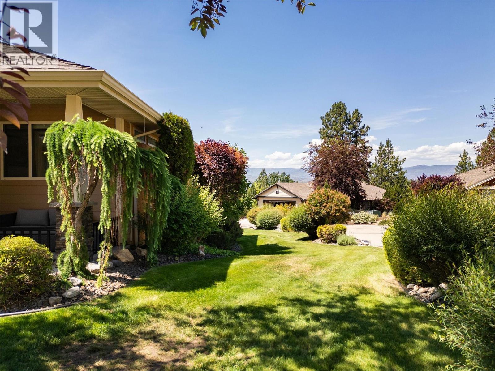 3590 Shadow Creek Drive, Kelowna, British Columbia  V1X 8A7 - Photo 4 - 10388783