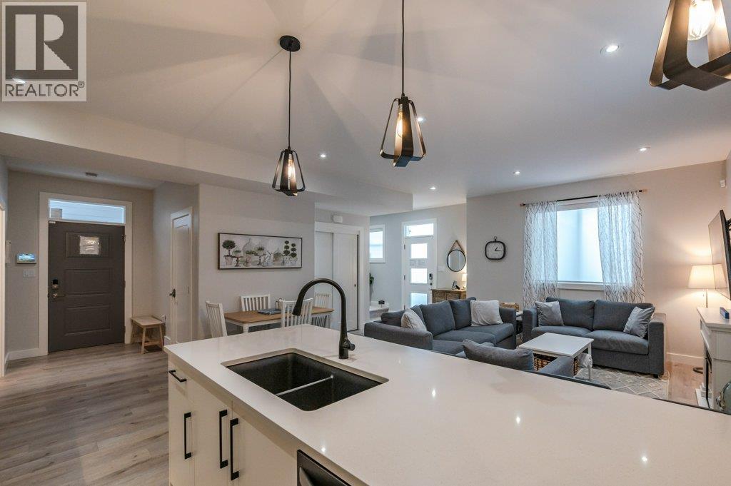 535 Westminster Avenue W Unit# 102, Penticton, British Columbia  V2A 1K4 - Photo 11 - 10389535